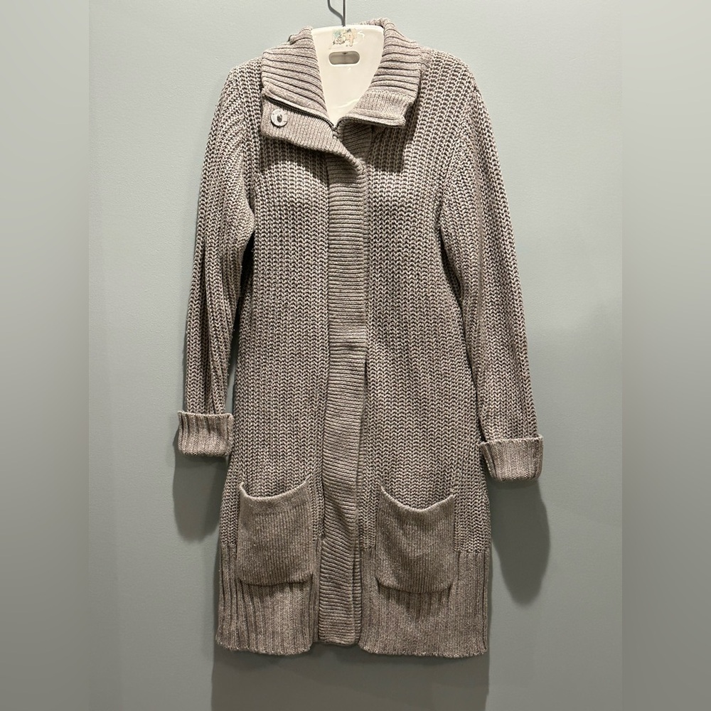 Merrell Cable knit chunky long gray zippered button detail size Medium Cardigan